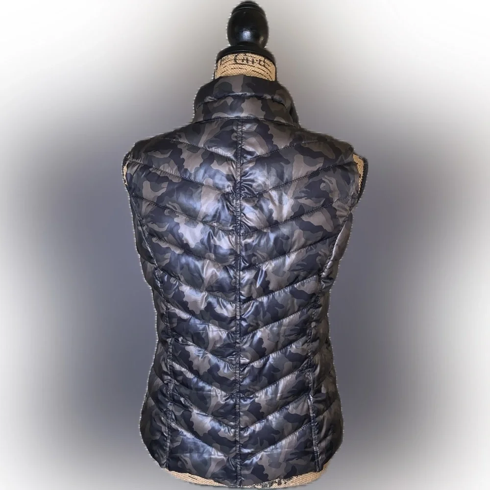 Dark Camouflage Army Quilted Zip Puffer Vest S Street Preppy Grunge Cozy INC - Picture 4 of 8